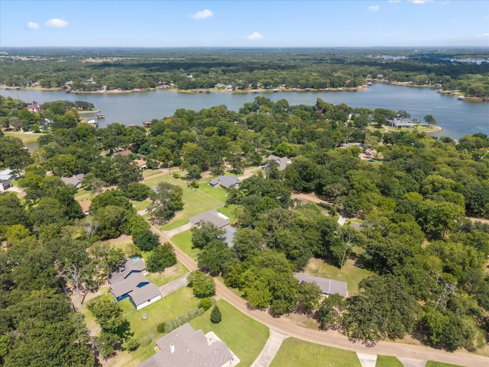 116 Meadowood Road Enchanted Oaks, TX 75156