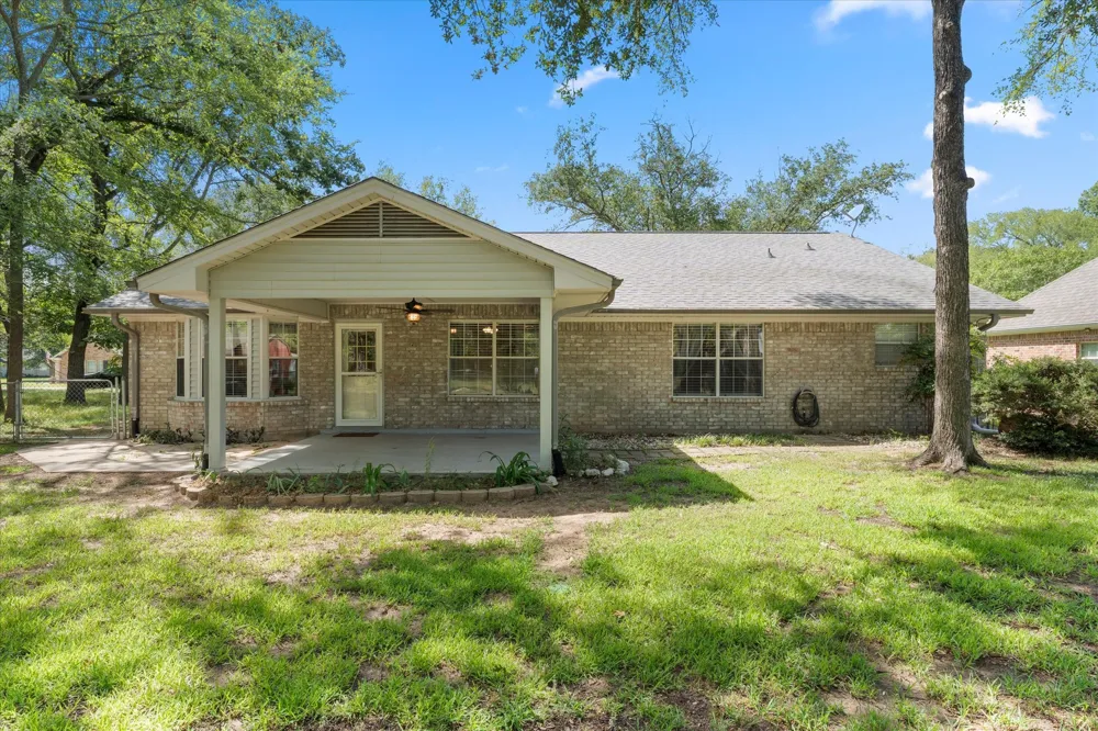 116 Meadowood Road Enchanted Oaks, TX 75156