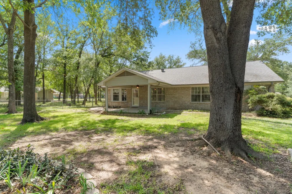 116 Meadowood Road Enchanted Oaks, TX 75156