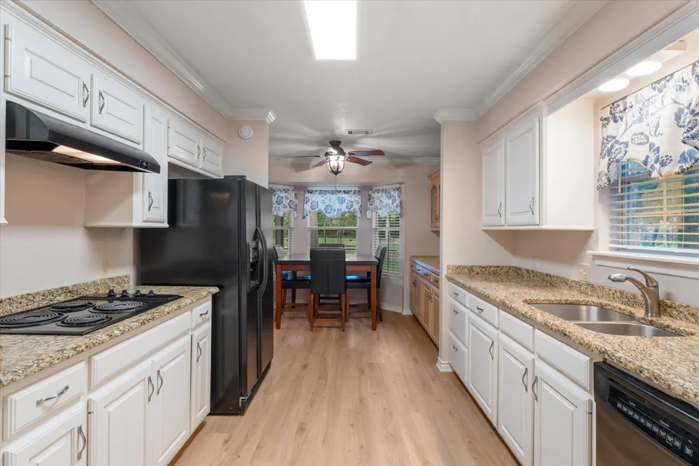 116 Meadowood Road Enchanted Oaks, TX 75156