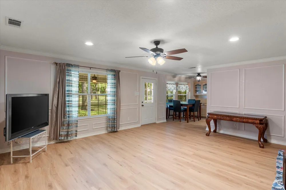 116 Meadowood Road Enchanted Oaks, TX 75156
