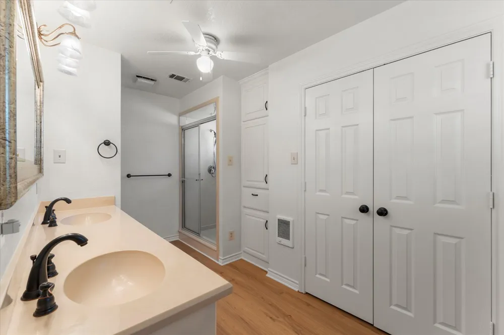 116 Meadowood Road Enchanted Oaks, TX 75156