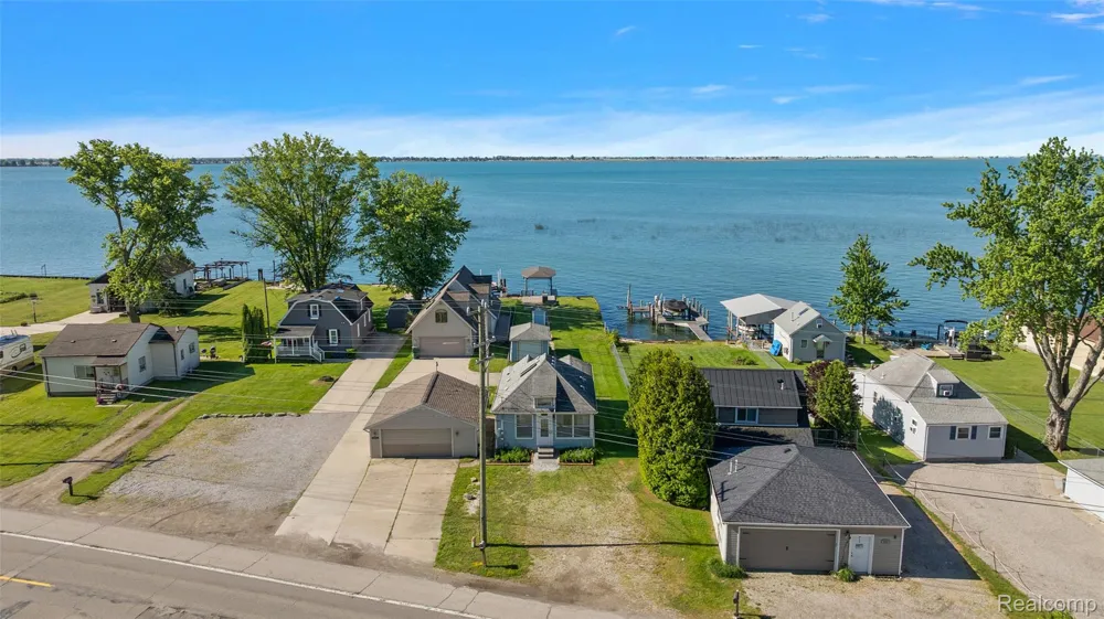 8449 Dixie Highway Ira Township, MI 48023