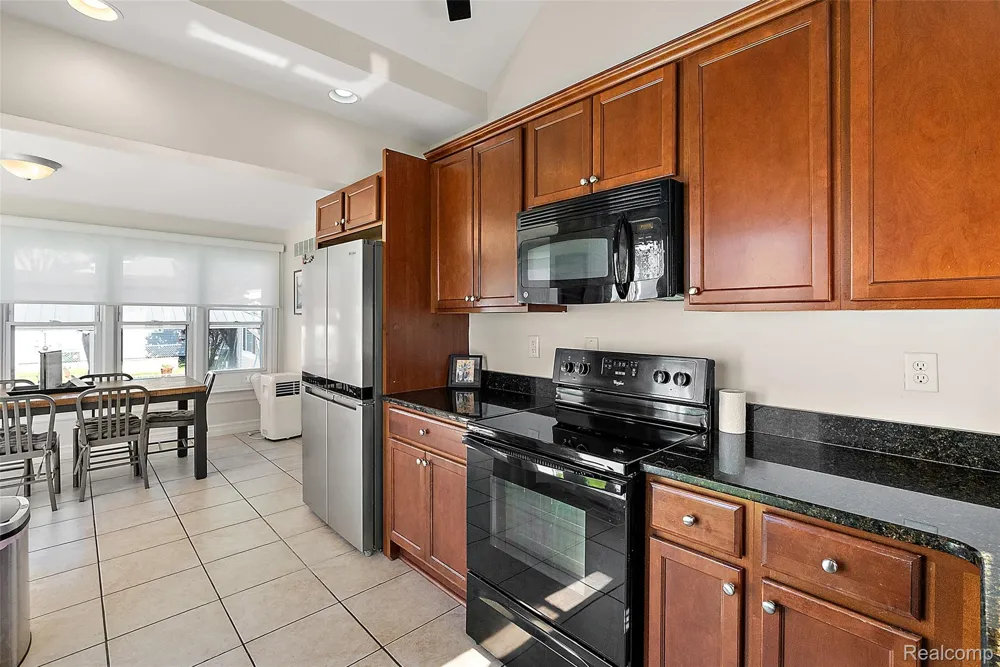 8449 Dixie Highway Ira Township, MI 48023