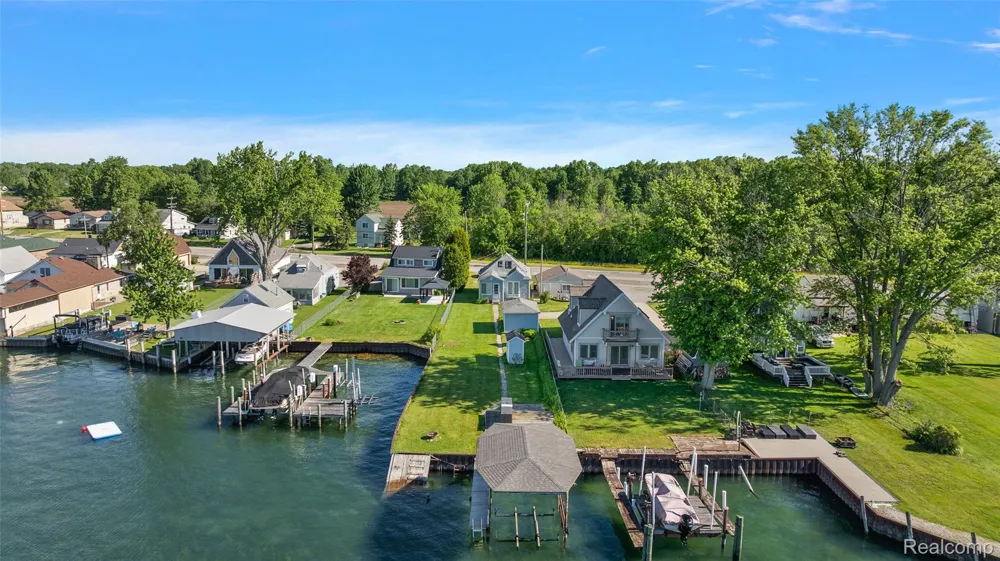 8449 Dixie Highway Ira Township, MI 48023