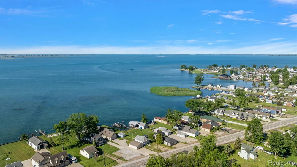 8449 Dixie Highway Ira Township, MI 48023