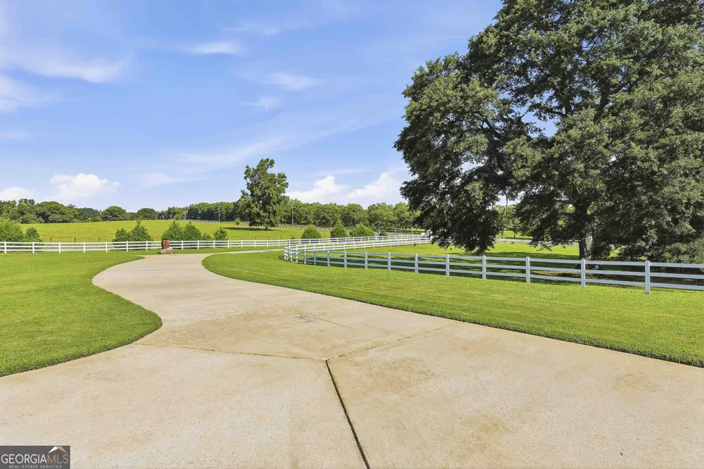 1815 Drew Allen RD Williamson, GA 30292
