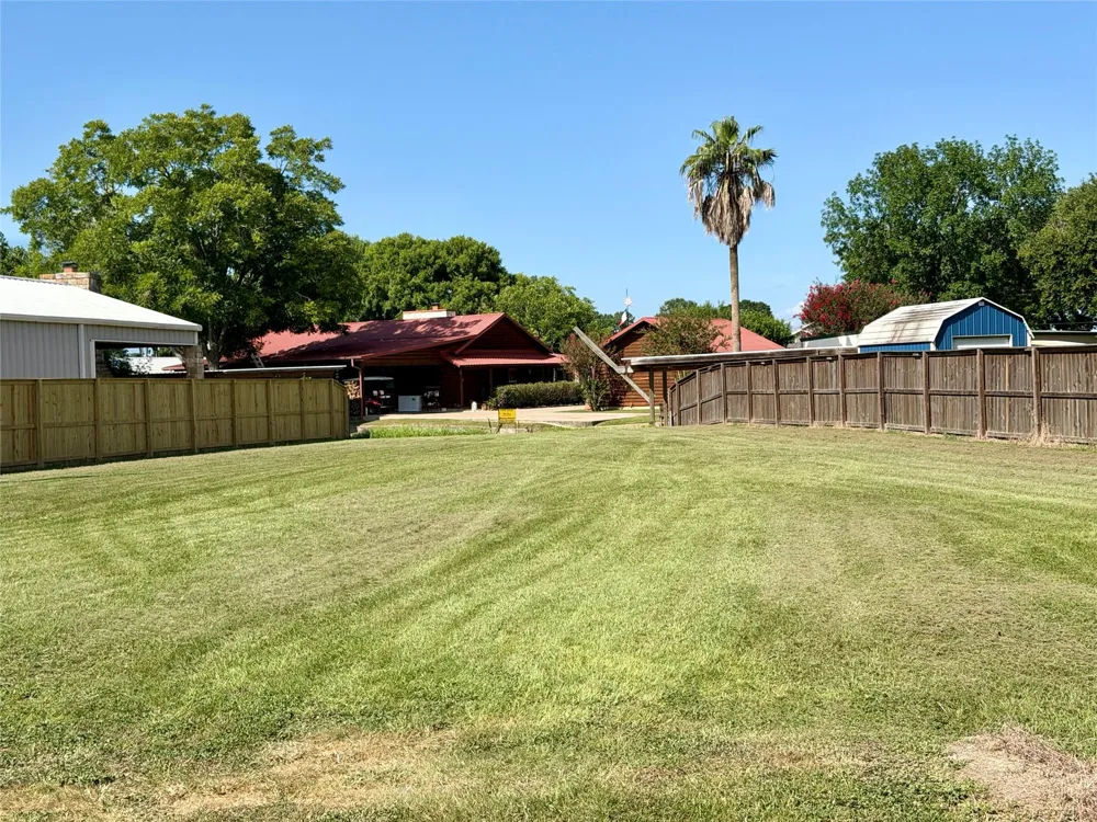 395 Governor Hogg Drive Point Blank, TX 77364
