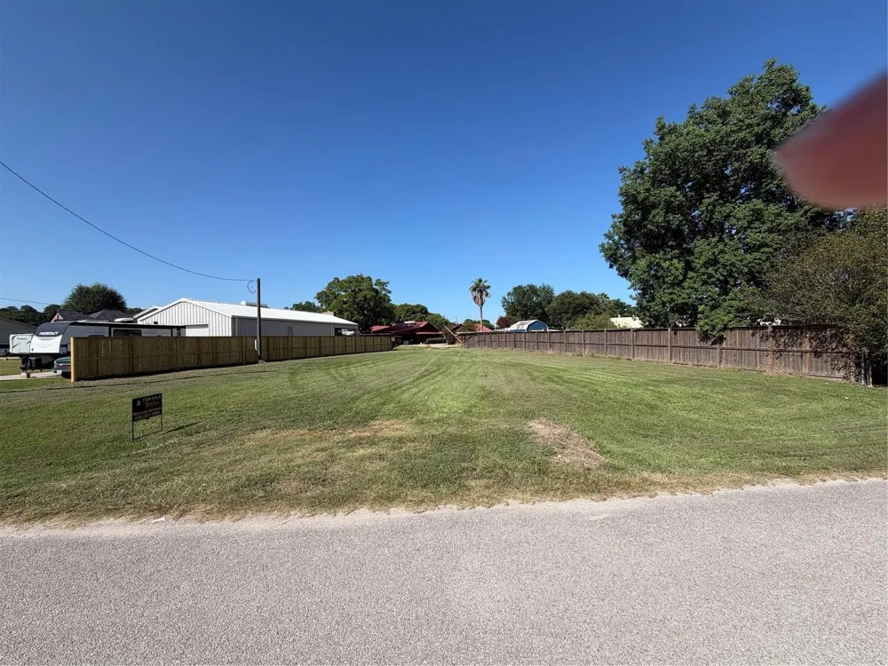 395 Governor Hogg Drive Point Blank, TX 77364