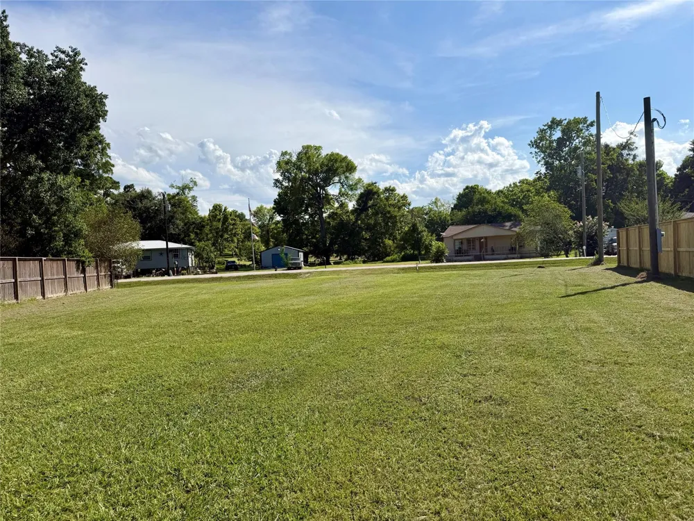 395 Governor Hogg Drive Point Blank, TX 77364