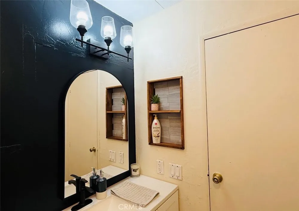 34777 Donald Hemet, CA 92545