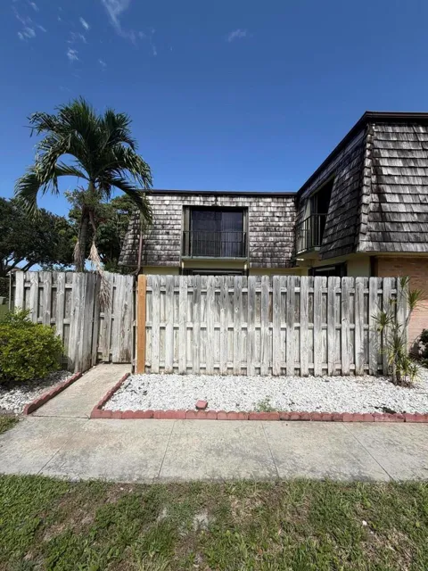 141 Lake Arbor Drive