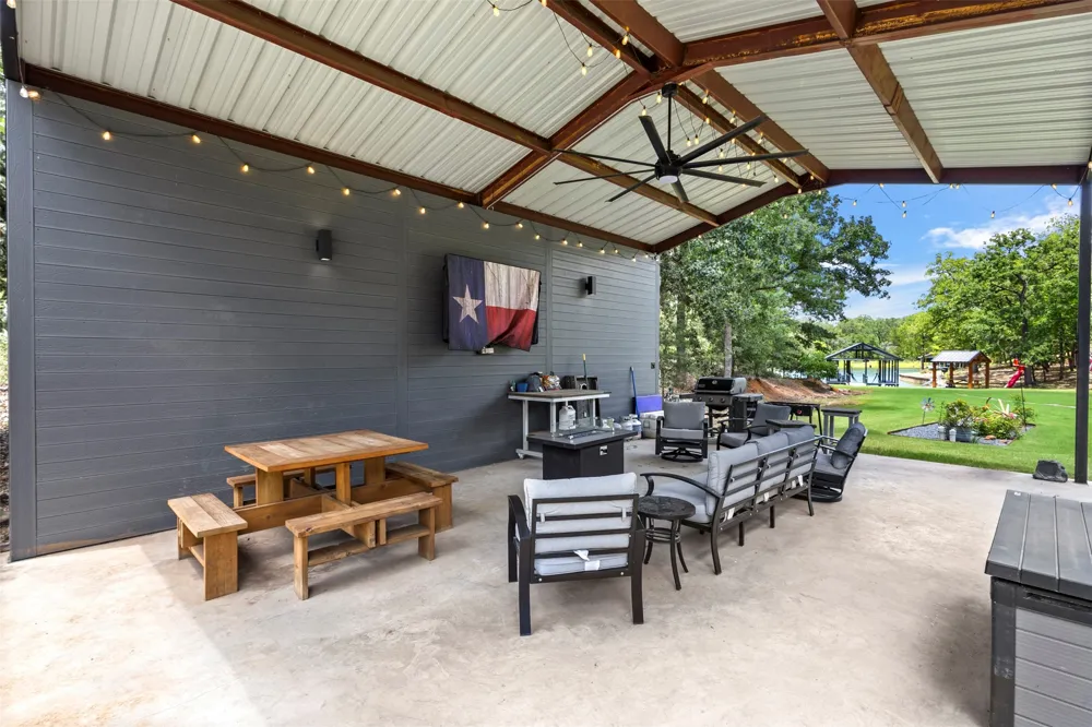 136 Private Road 197 Streetman, TX 75859