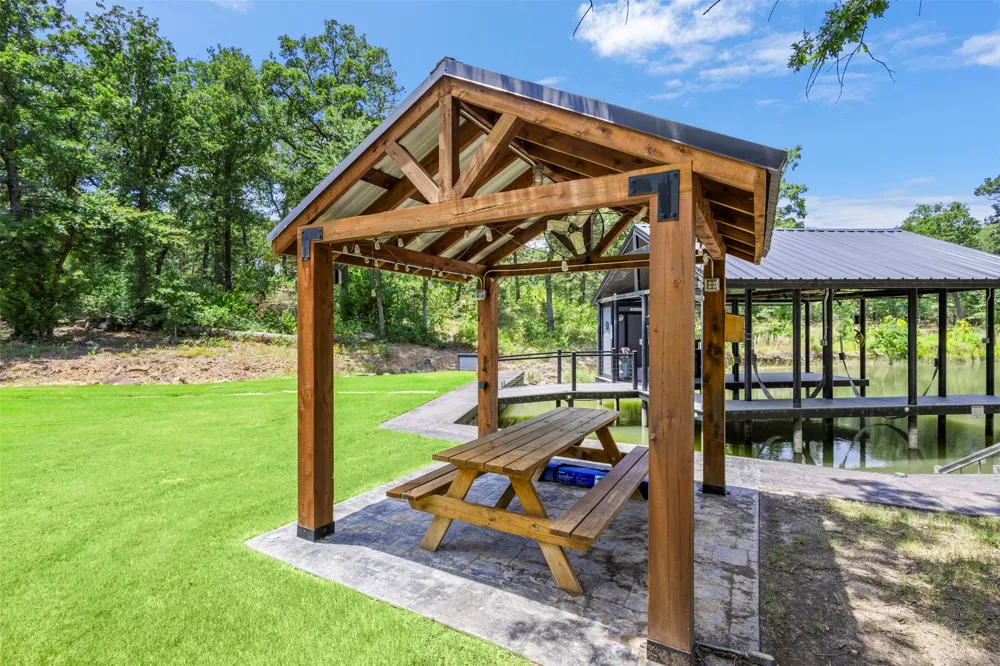 136 Private Road 197 Streetman, TX 75859