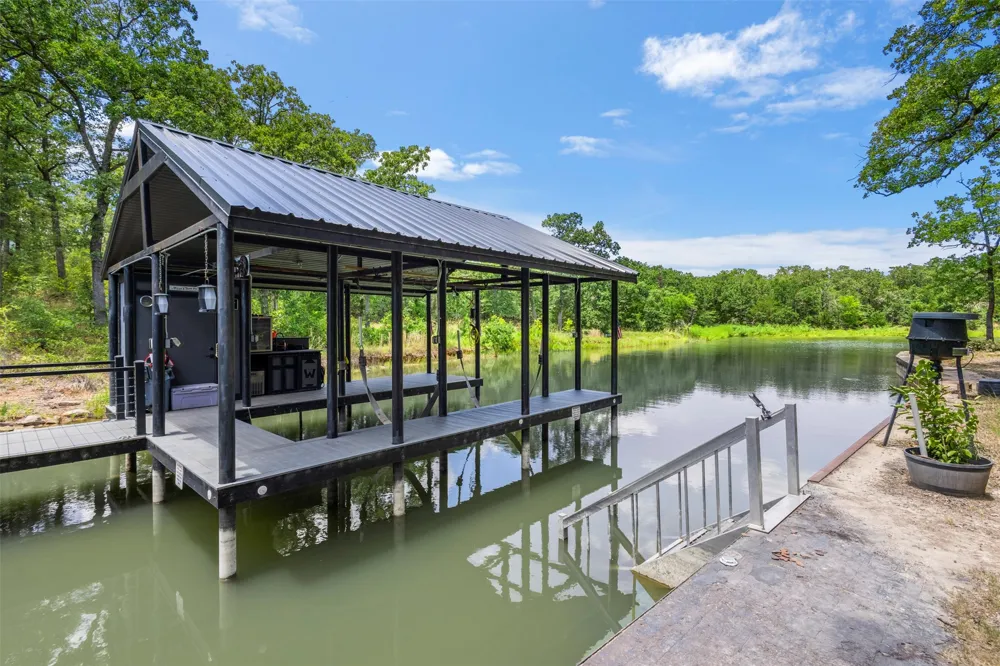 136 Private Road 197 Streetman, TX 75859