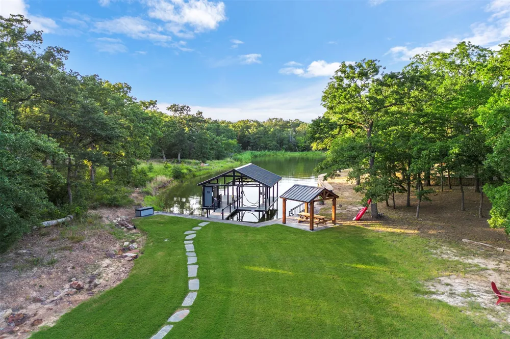 136 Private Road 197 Streetman, TX 75859