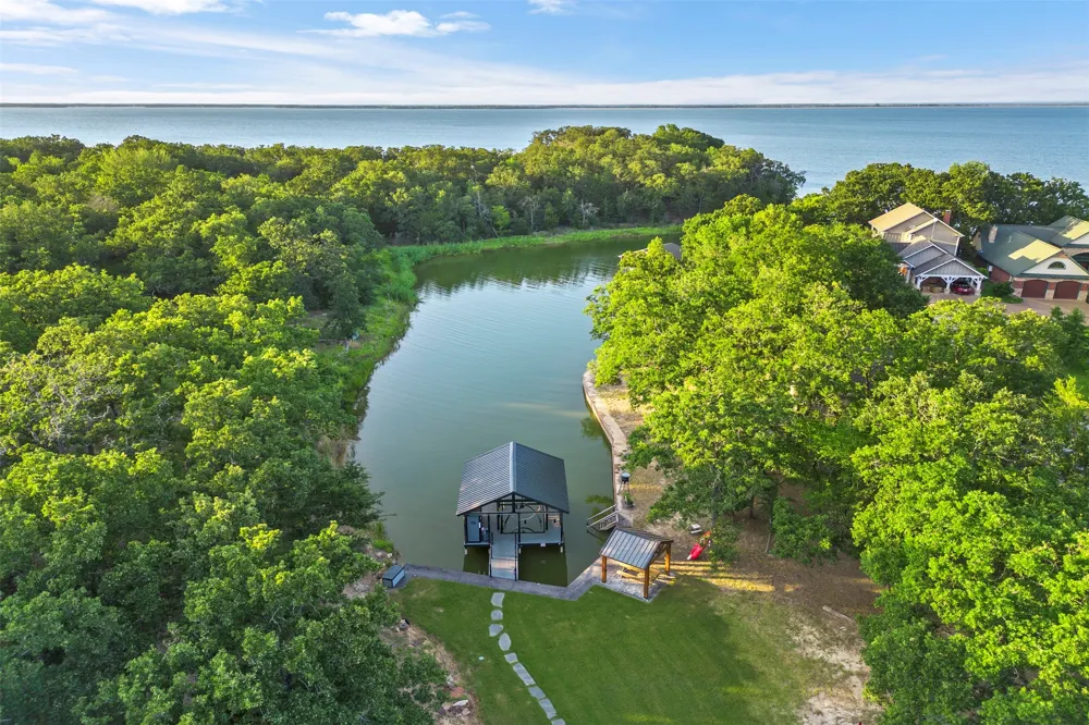 136 Private Road 197 Streetman, TX 75859