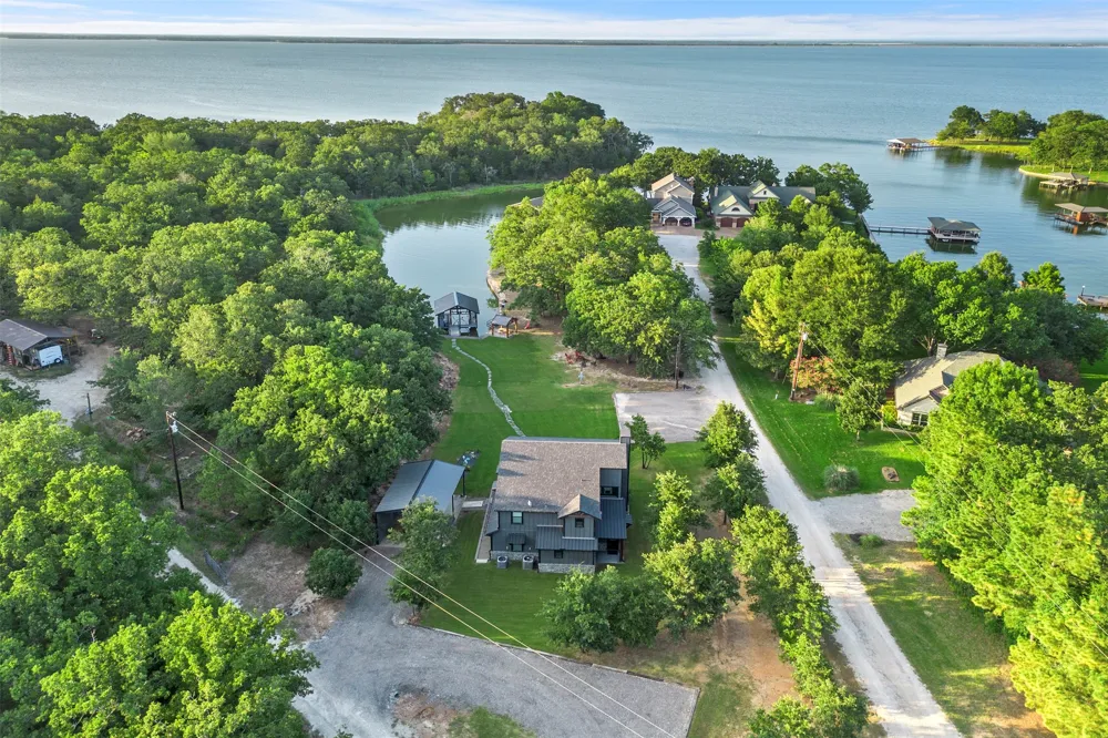 136 Private Road 197 Streetman, TX 75859