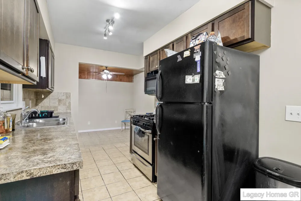 4250 Illinois Avenue SW Wyoming, MI 49509