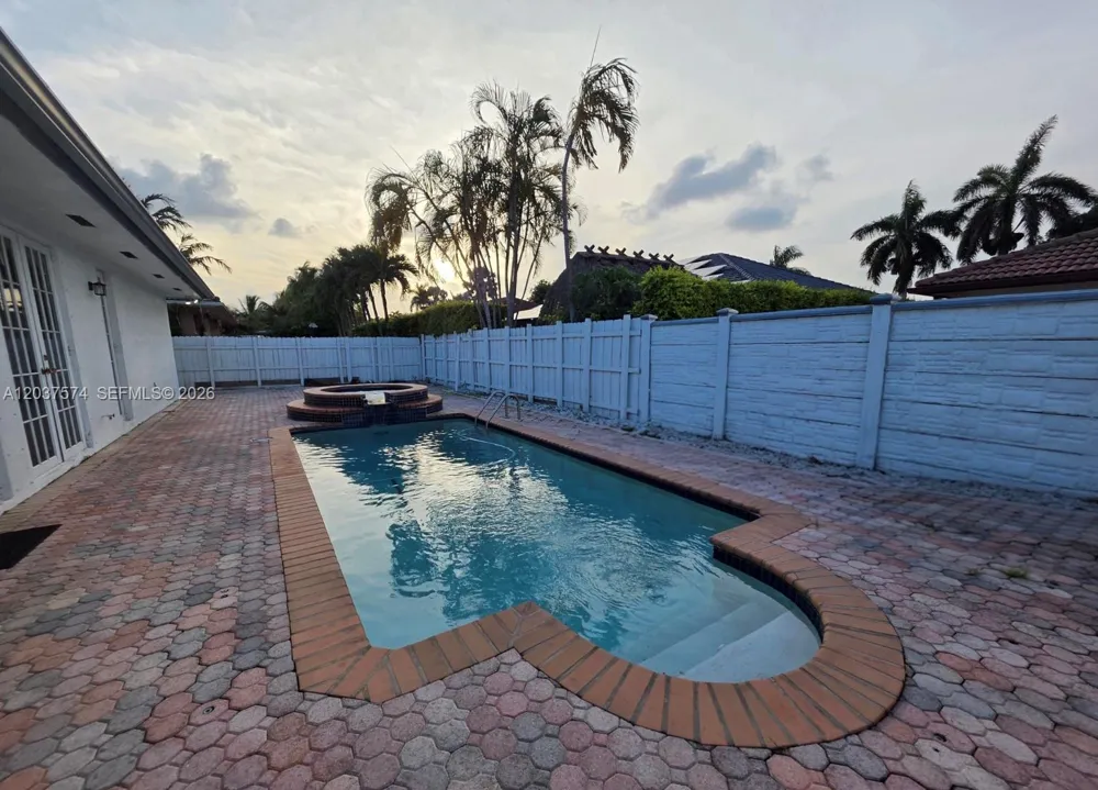 14291 SW 34th St Miami, FL 33175