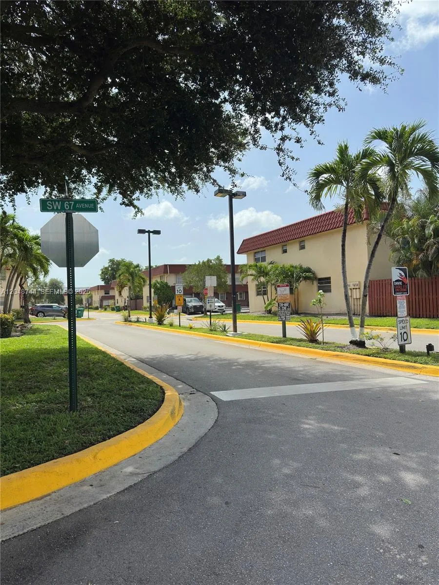6631 SW 41st Pl #43 Davie, FL 33314