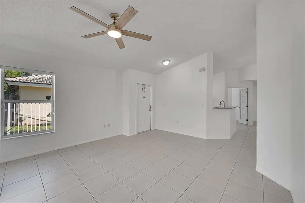 5361 NW 90th Avenue Sunrise, FL 33351