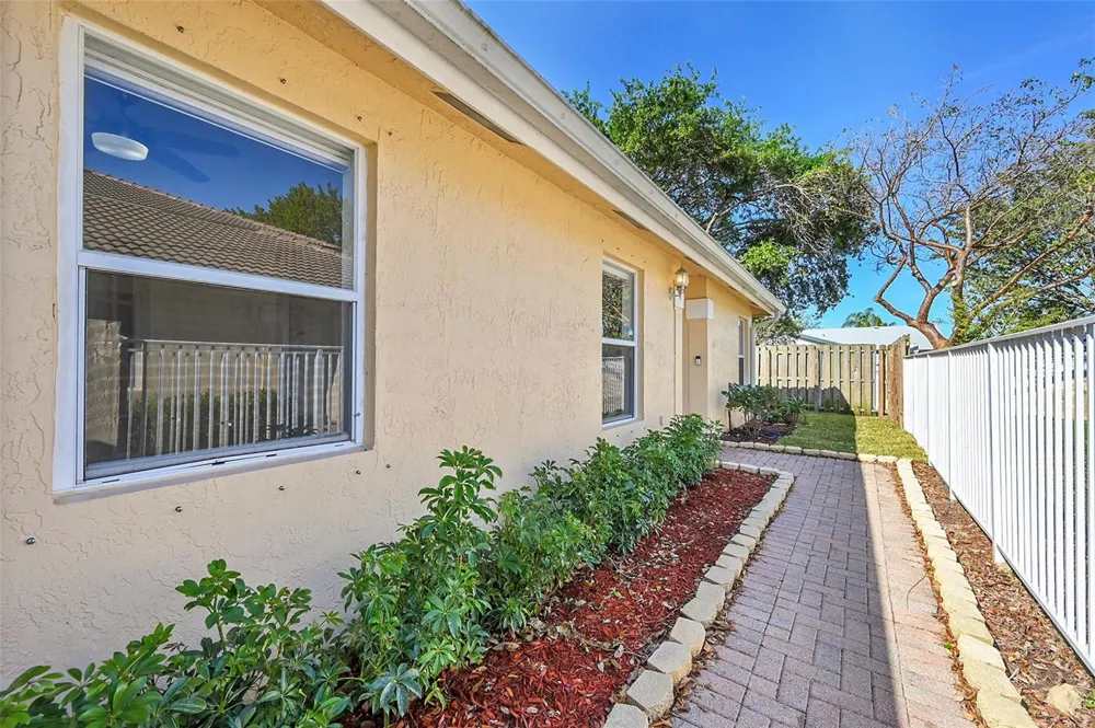 5361 NW 90th Avenue Sunrise, FL 33351