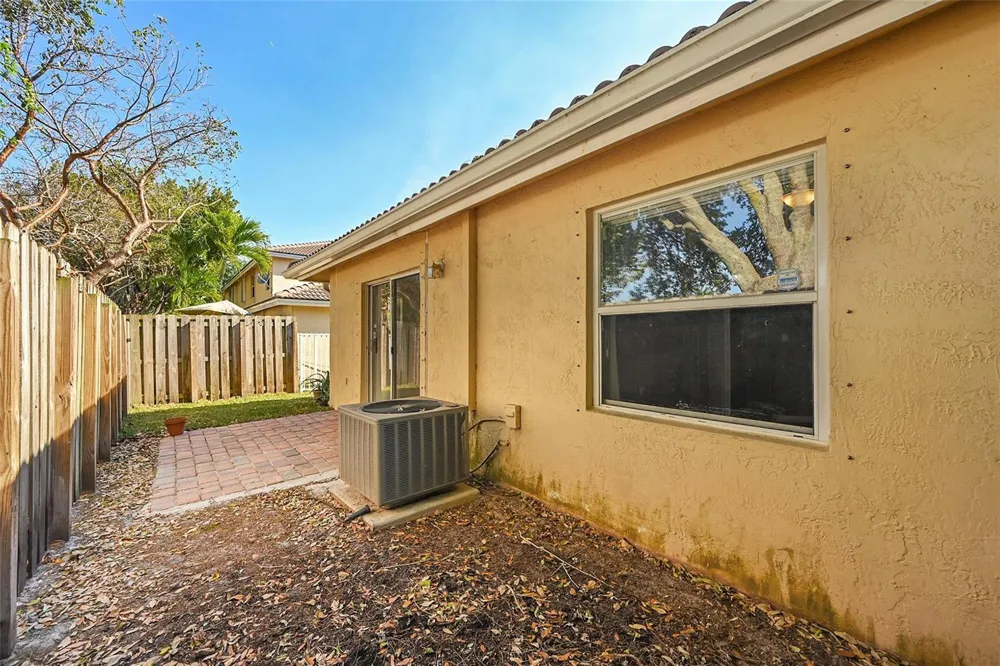 5361 NW 90th Avenue Sunrise, FL 33351