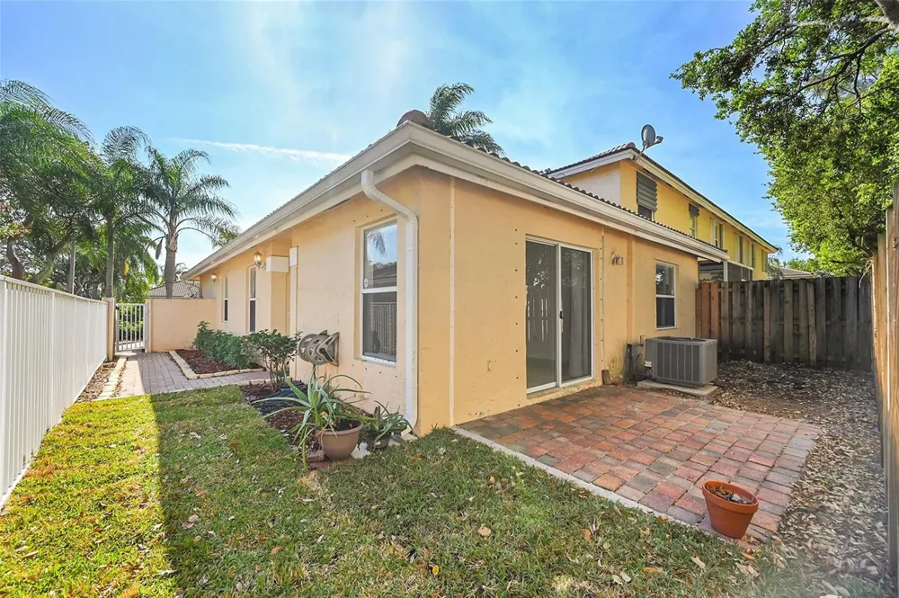 5361 NW 90th Avenue Sunrise, FL 33351