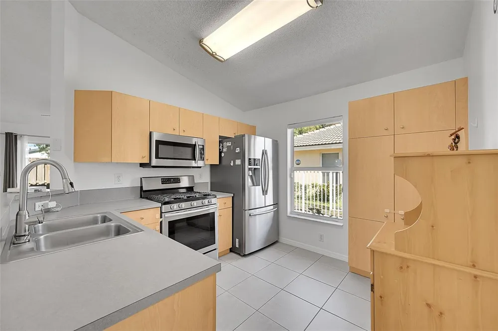 5361 NW 90th Avenue Sunrise, FL 33351