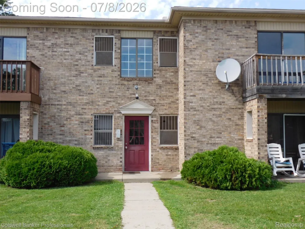 284 E 13 Mile, Unit #202 Madison Heights City, MI 48071