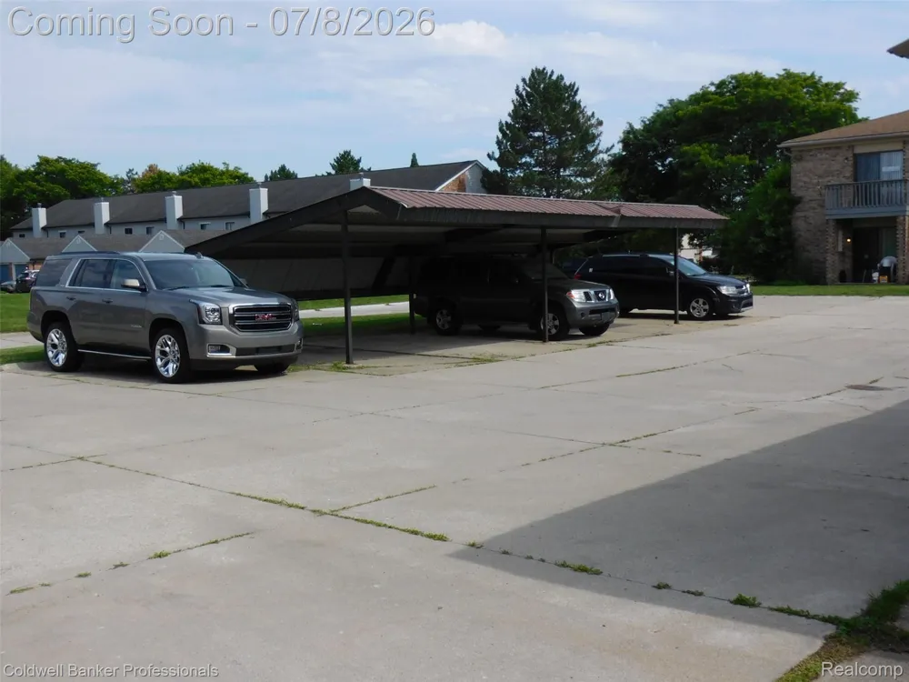 284 E 13 Mile, Unit #202 Madison Heights City, MI 48071