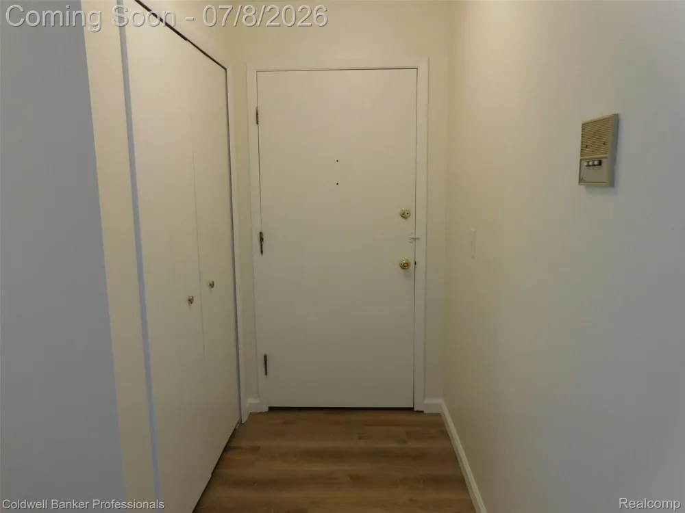 284 E 13 Mile, Unit #202 Madison Heights City, MI 48071