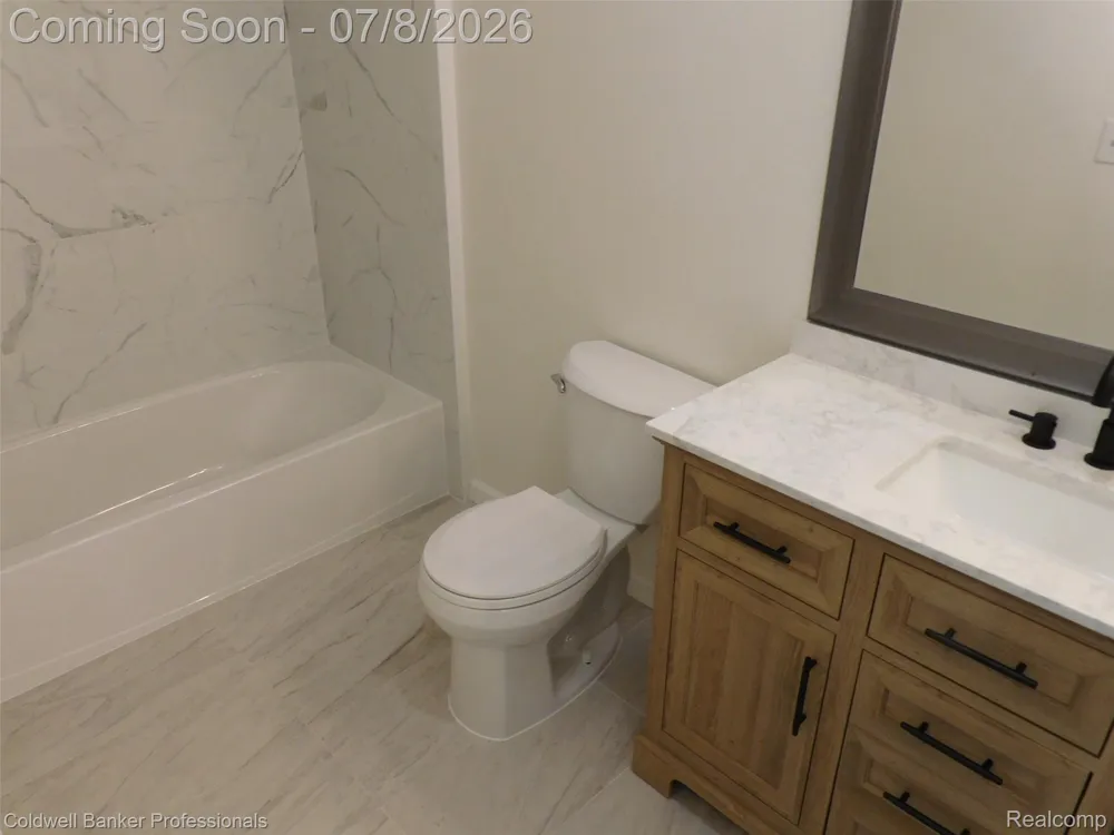 284 E 13 Mile, Unit #202 Madison Heights City, MI 48071