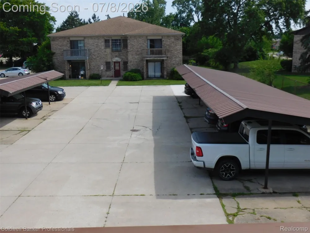 284 E 13 Mile, Unit #202 Madison Heights City, MI 48071