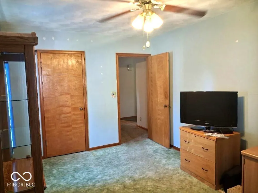 907 E Hillside Drive S Greensburg, IN 47240
