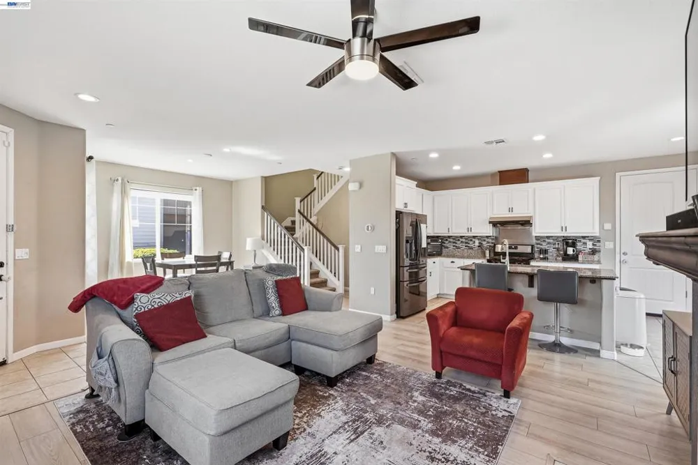 146 Halsey Way Pittsburg, CA 94565