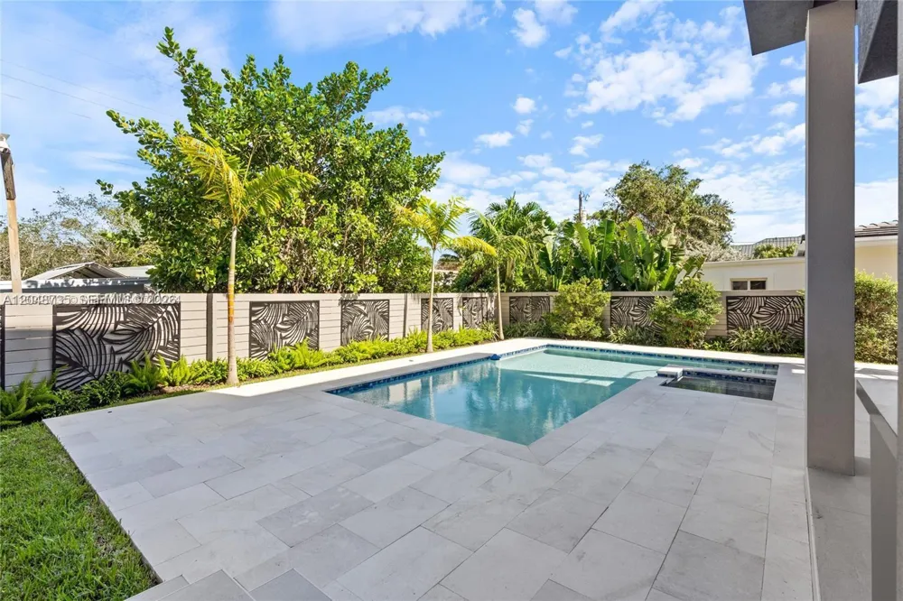801 SE 11th Ct Fort Lauderdale, FL 33316