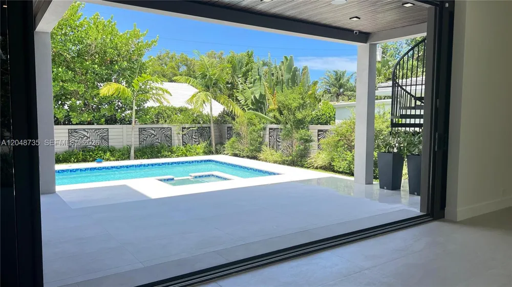 801 SE 11th Ct Fort Lauderdale, FL 33316