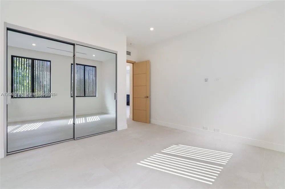 801 SE 11th Ct Fort Lauderdale, FL 33316