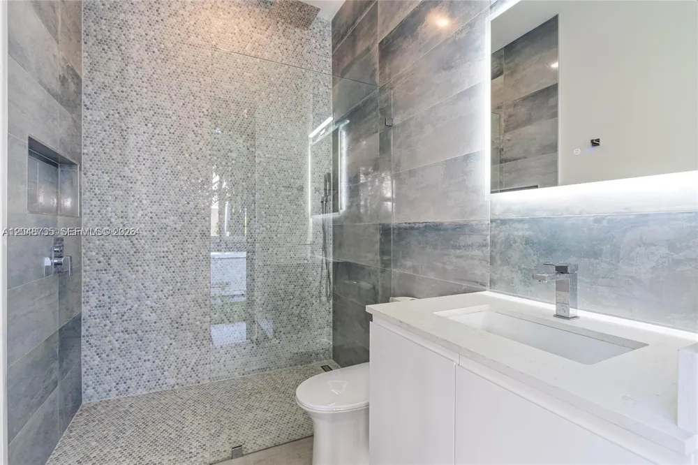 801 SE 11th Ct Fort Lauderdale, FL 33316