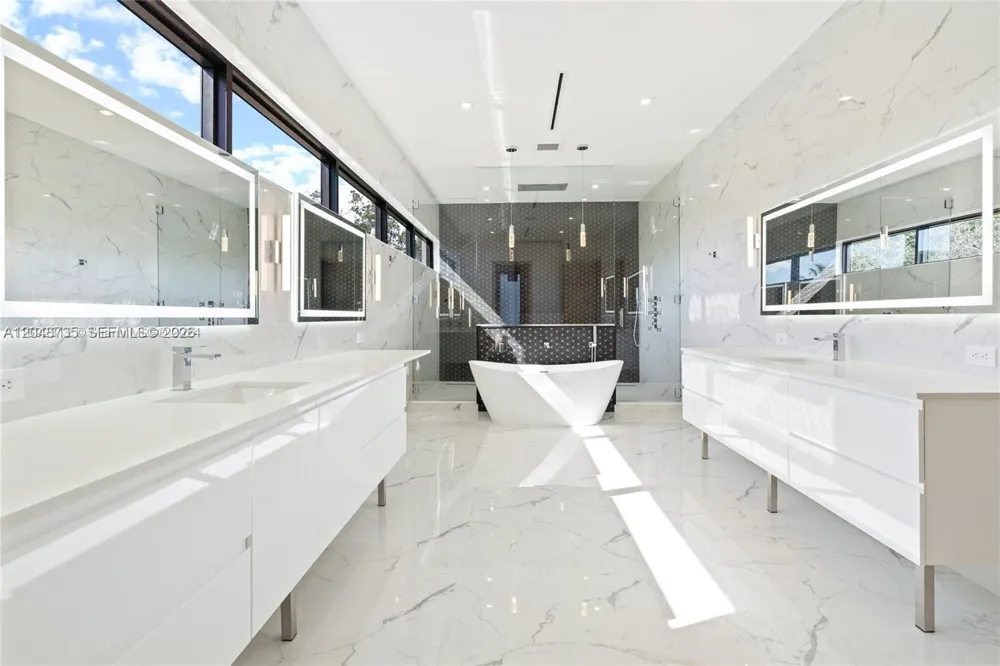 801 SE 11th Ct Fort Lauderdale, FL 33316