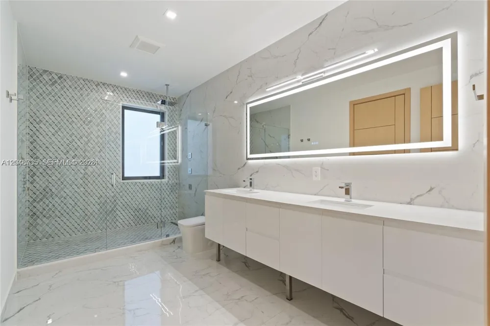 801 SE 11th Ct Fort Lauderdale, FL 33316