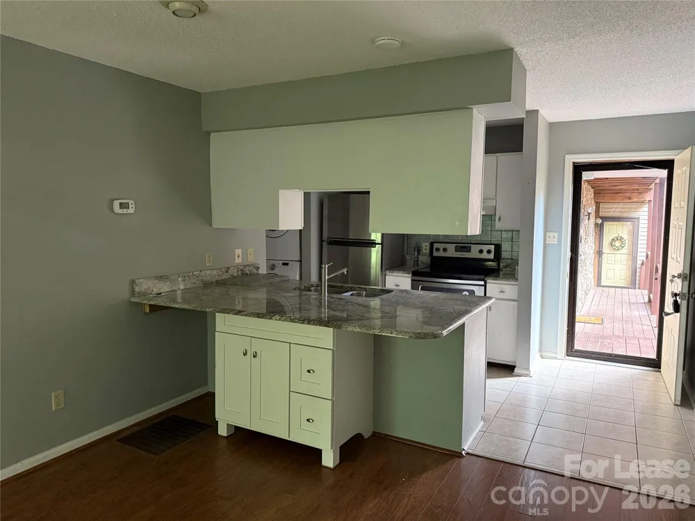 1420 11th Street Drive NW Hickory, NC 28601