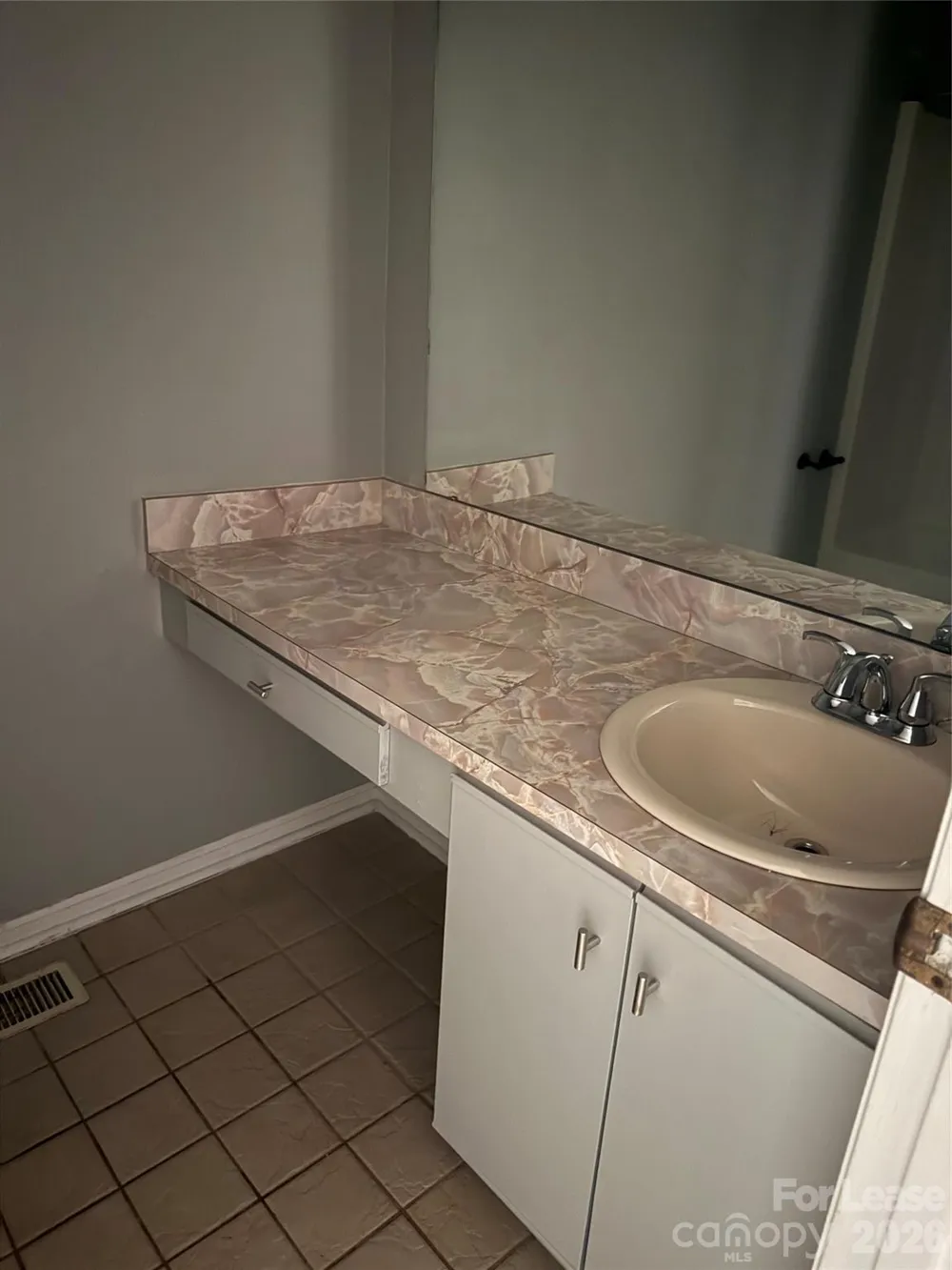 1420 11th Street Drive NW Hickory, NC 28601