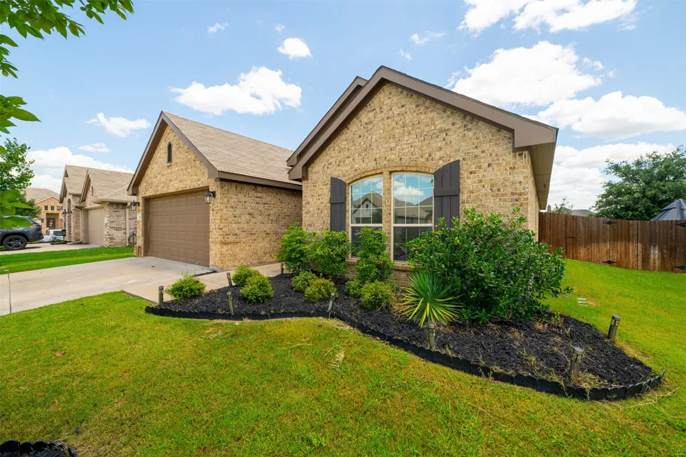 105 Cheryl Drive Keene, TX 76059