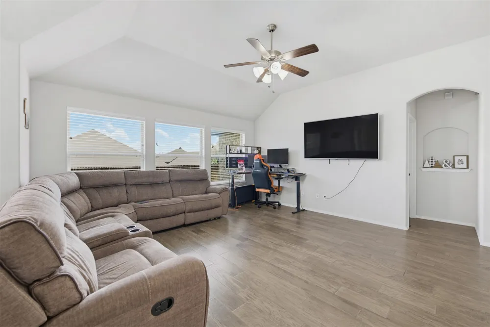 105 Cheryl Drive Keene, TX 76059