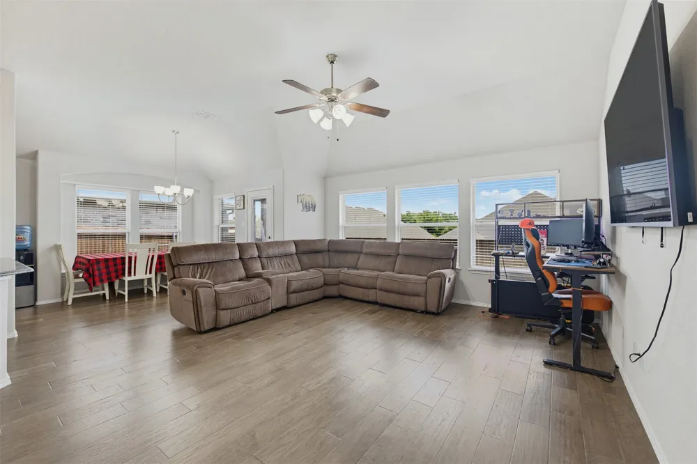 105 Cheryl Drive Keene, TX 76059