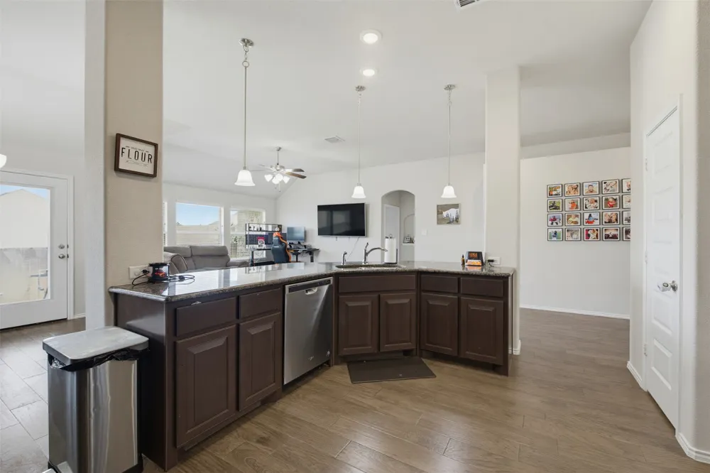105 Cheryl Drive Keene, TX 76059