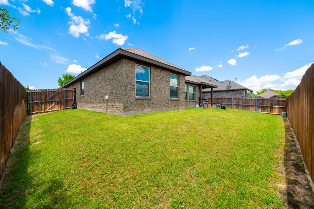 105 Cheryl Drive Keene, TX 76059